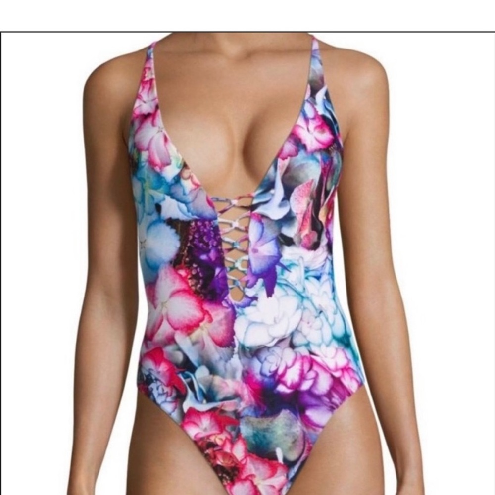 NWOT 6 SHORE ROAD RAINBOW GARDEN ONE PIECE Size 6